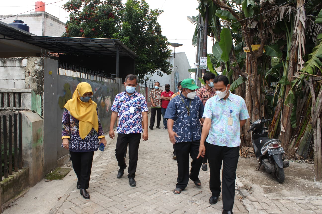 Pendampingan Tim Badan Perencanaan Pembangunan Daerah Kota Tangerang dalam Kegiatan Padat Karya di Kelurahan Parung Serab