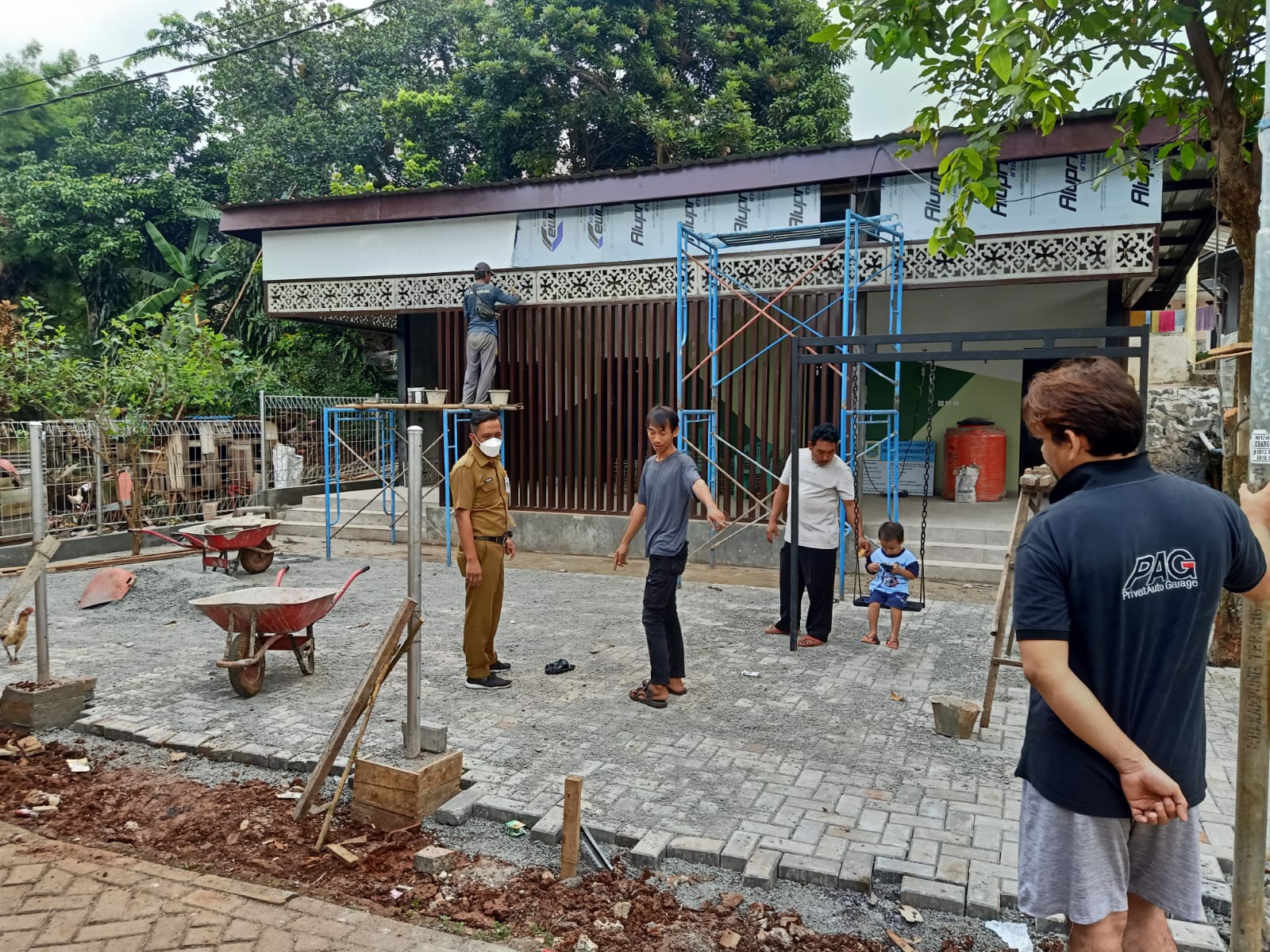 Monitoring Progress Pembangunan Community Centre di RW 11 Kelurahan Paninggilan oleh Dinas Perumahan Permukiman dan Pertanahan Kota Tangerang