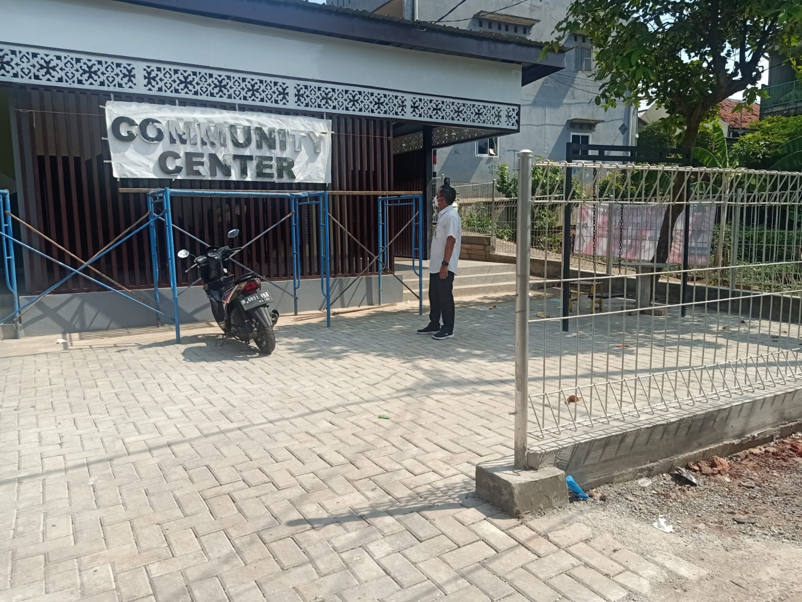 Monitoring Progress Pembangunan Gedung Community Centre di RW 11 Kelurahan Paninggilan oleh Dinas Perumahan Permukiman dan Pertanahan Kota Tangerang
