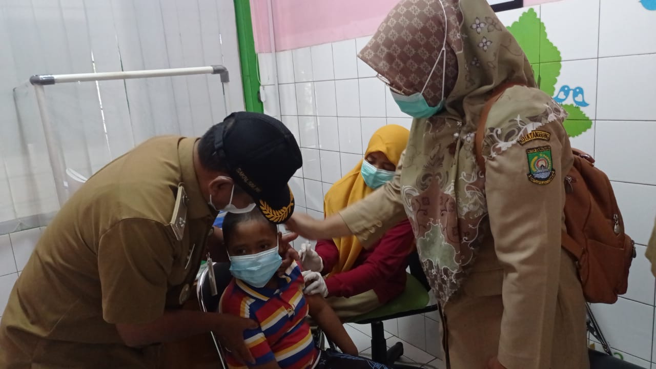 Vaksinasi Anak Usia 6 s/d 11 Tahun di Puskesmas Tajur