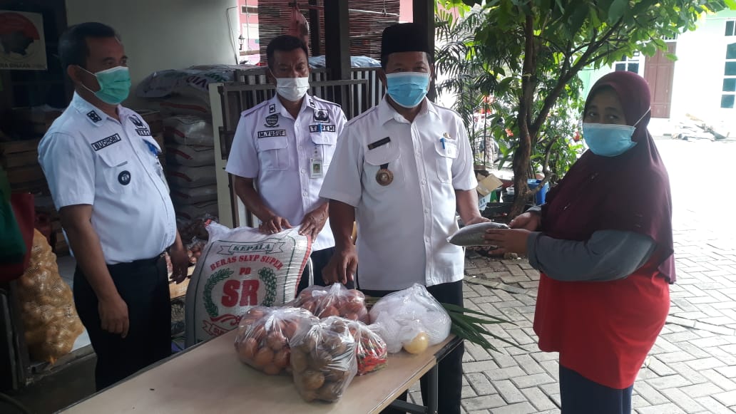 Pendistribusian Program Bantuan Pangan Non Tunai (BPNT) di E-Warong Kelurahan Paninggilan