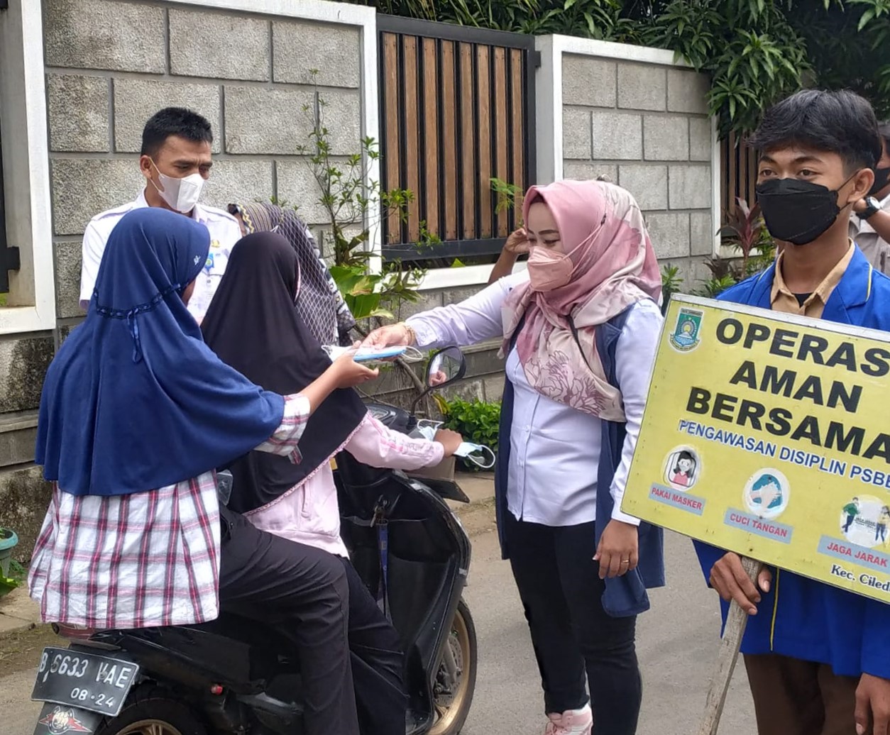 Kegiatan OAB dalam Rangka Penerapan PPKM bersama Binwil DLH Kota Tangerang di Jl. Winong Dalam RW 04 & 12 Kelurahan Sudimara Jaya