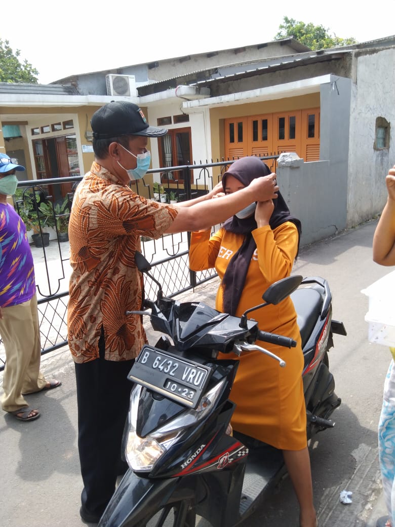 Kegiatan OAB dalam Rangka Penerapan PPKM di Jl. Kedondong RW 05 bersama Binwil DLH Kota Tangerang