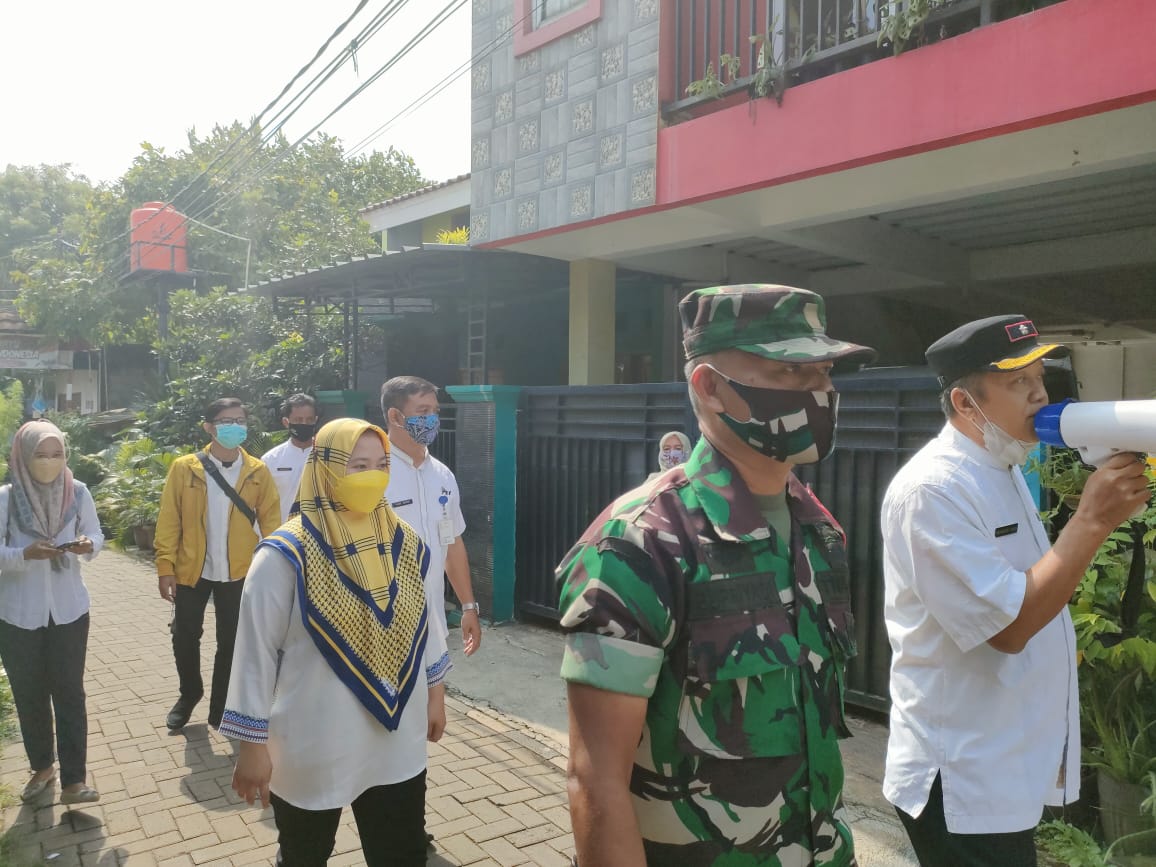 Wawaran Prokes Bersama Binwil Dinas Lingkungan Hidup Kota Tangerang di RW 04