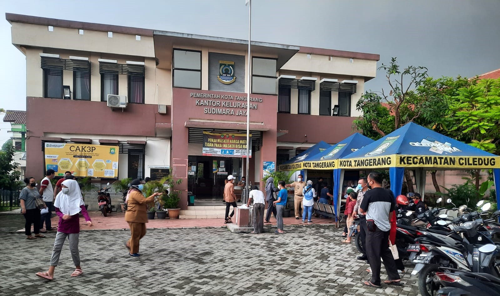 Monitoring Vaksinasi Booster di Kantor Kelurahan Sudimara Jaya