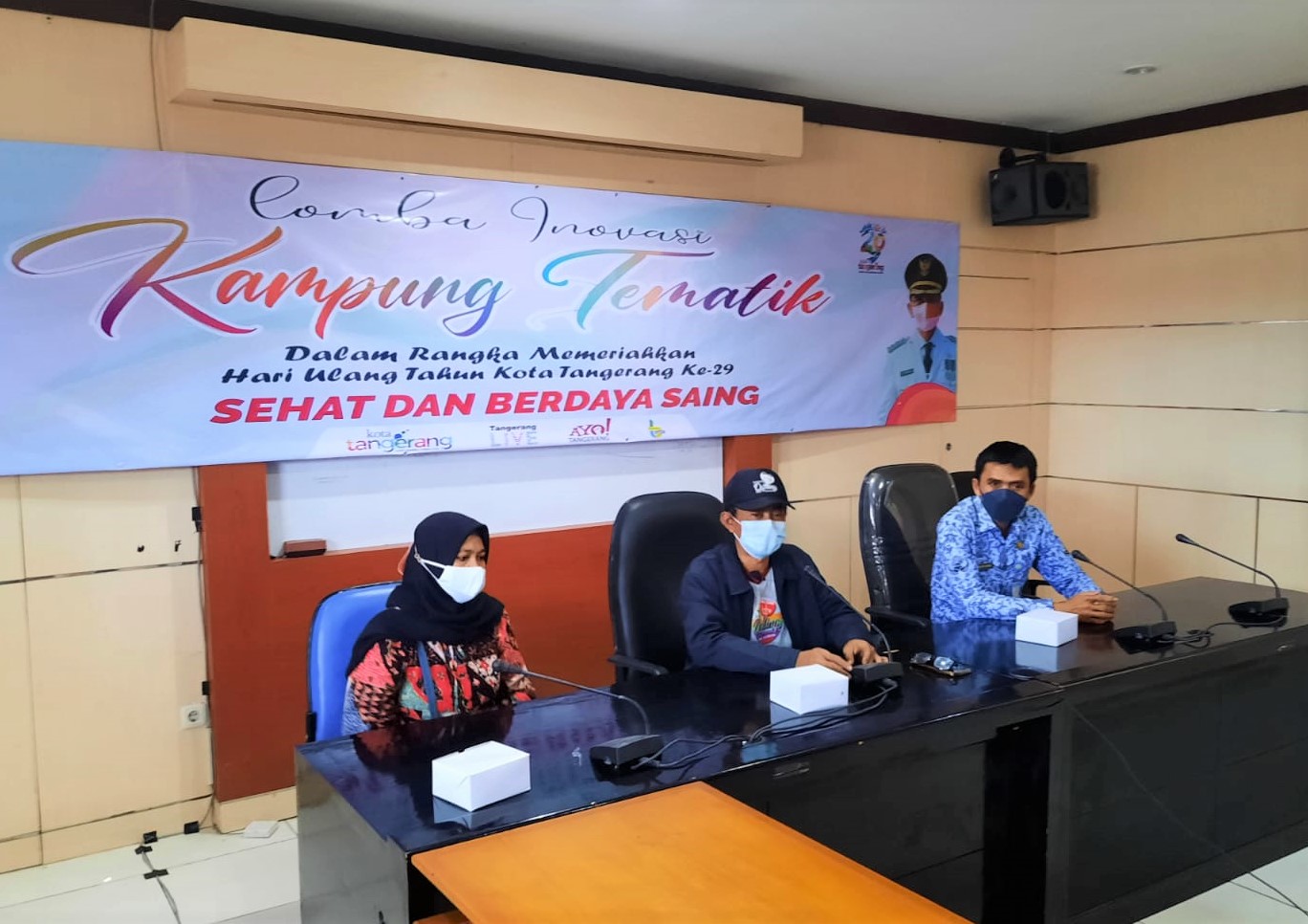 Presentasi Kampung Daring dalam rangka lomba inovasi kampung tematik menyambut HUT Kota Tangerang