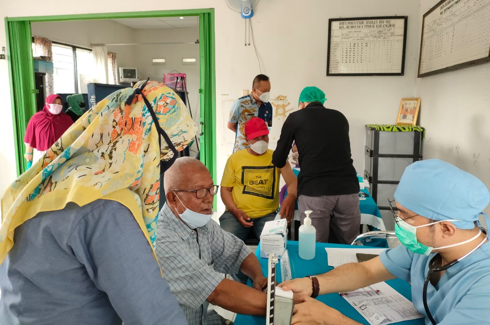 Monitoring Vaksinasi Dosis 1 & 2 dan Booster di Posyandu Dahlia