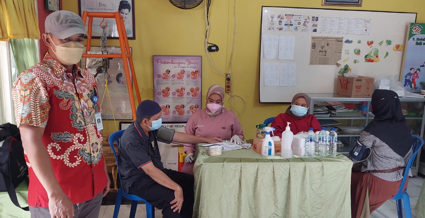 Monitoring Vaksinasi Dosis 1 & 2 dan Booster di Posyandu Melon RW 15