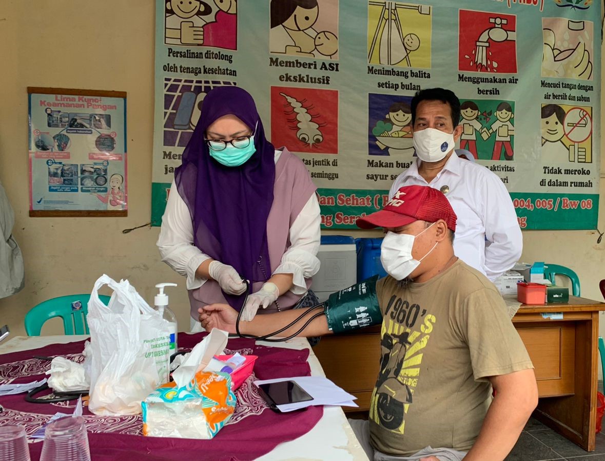 Monitoring Vaksinasi Dosis 1 & 2 dan Booster di RW 08 Kelurahan Parung Serab