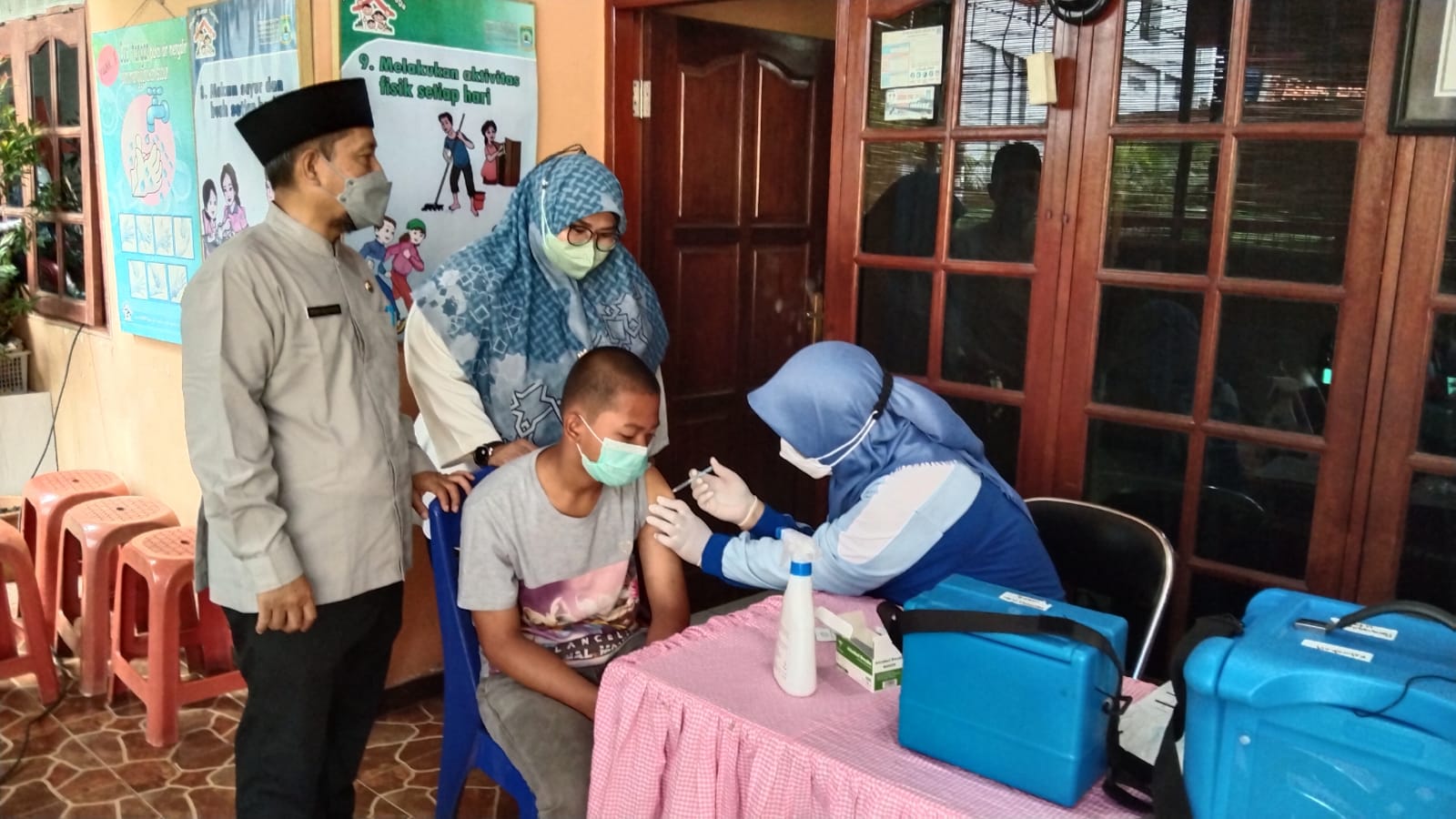 Monitoring Vaksinasi Dosis 1 & 2 dan Booster di RT 03/05 Kelurahan Paninggilan Utara