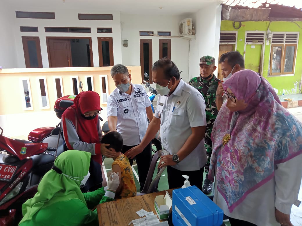Monitoring Vaksinasi Dosis 1, 2 dan Booster di Lapangan Jaya Sakti RW 13