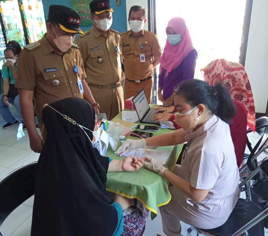 Monitoring Vaksinasi Dosis 1, 2 dan Booster di Posyandu Anggrek RW 10