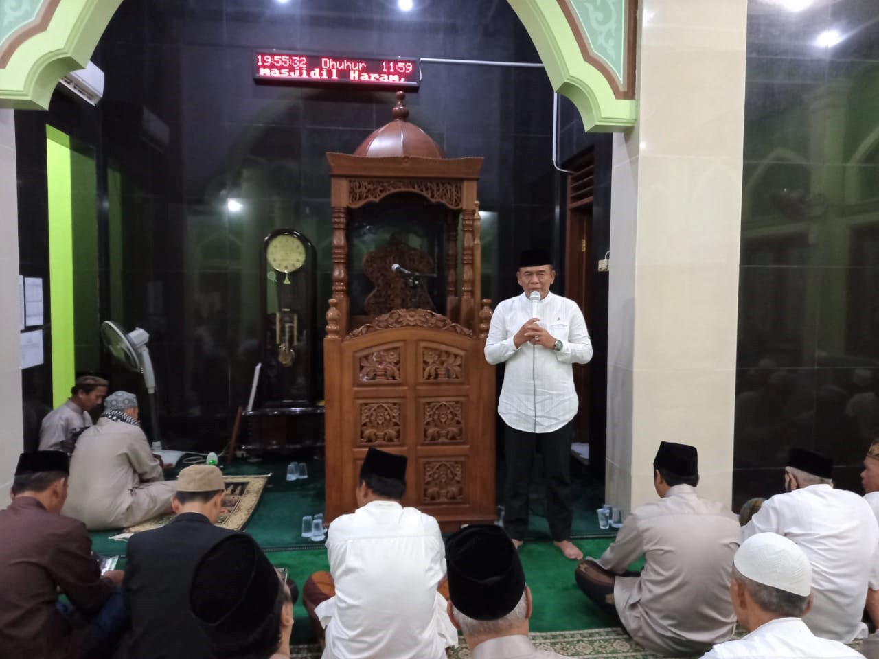Kegiatan Tarawih Keliling (TarLing) di Masjid Jami Al Barkah Kelurahan Paninggilan