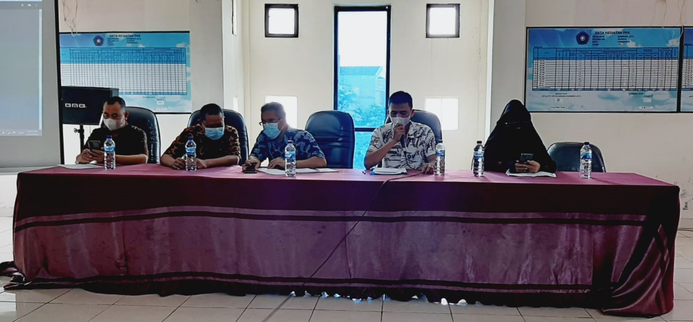Kegiatan Sosialisasi kepada Warga terkait Pemilihan Ketua RT dan RW di Aula Kantor Kelurahan Sudimara Jaya