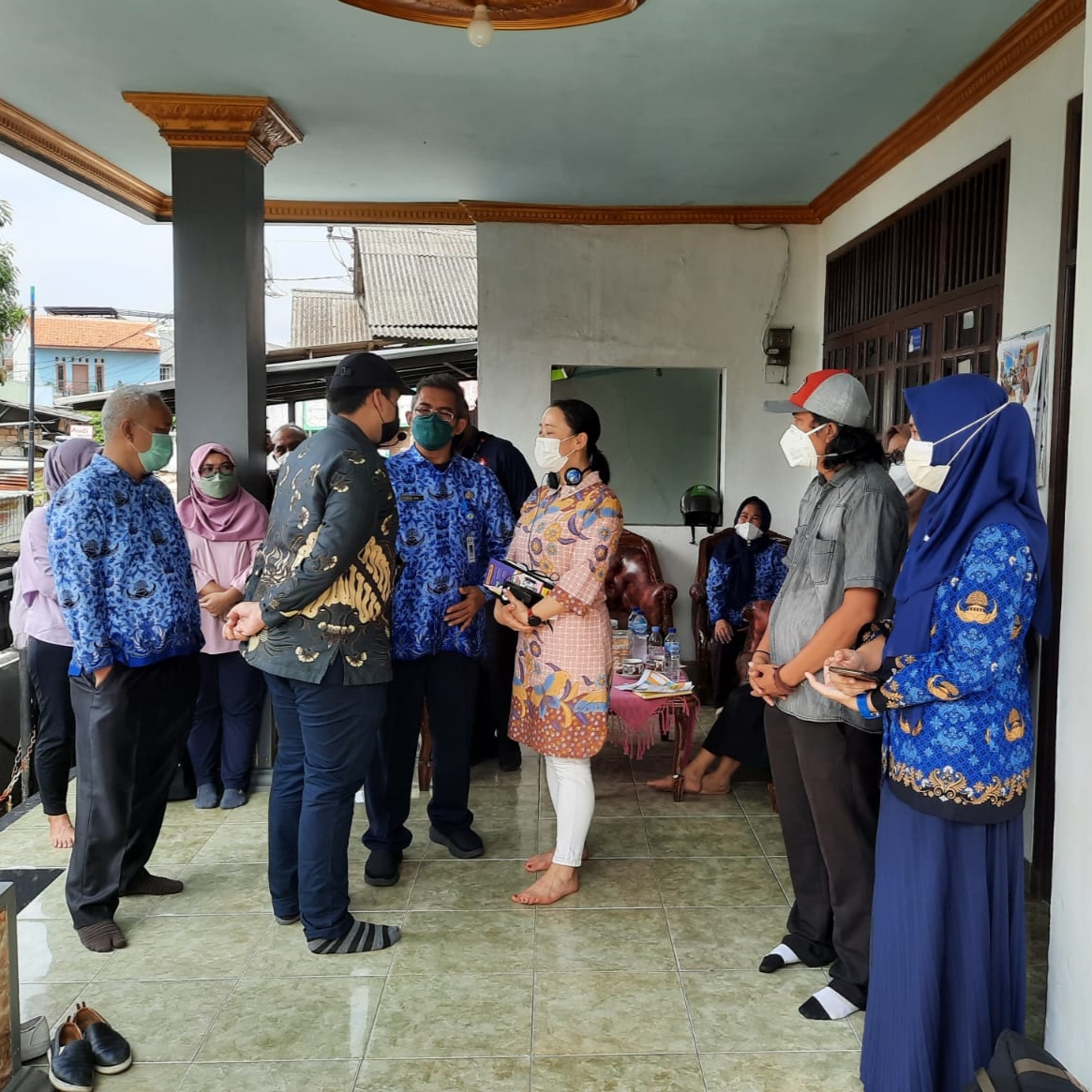Sosialisasi dan Penyuluhan TB Paru serta Skrinning kepada Warga RW 04 Kelurahan Sudimara Jaya