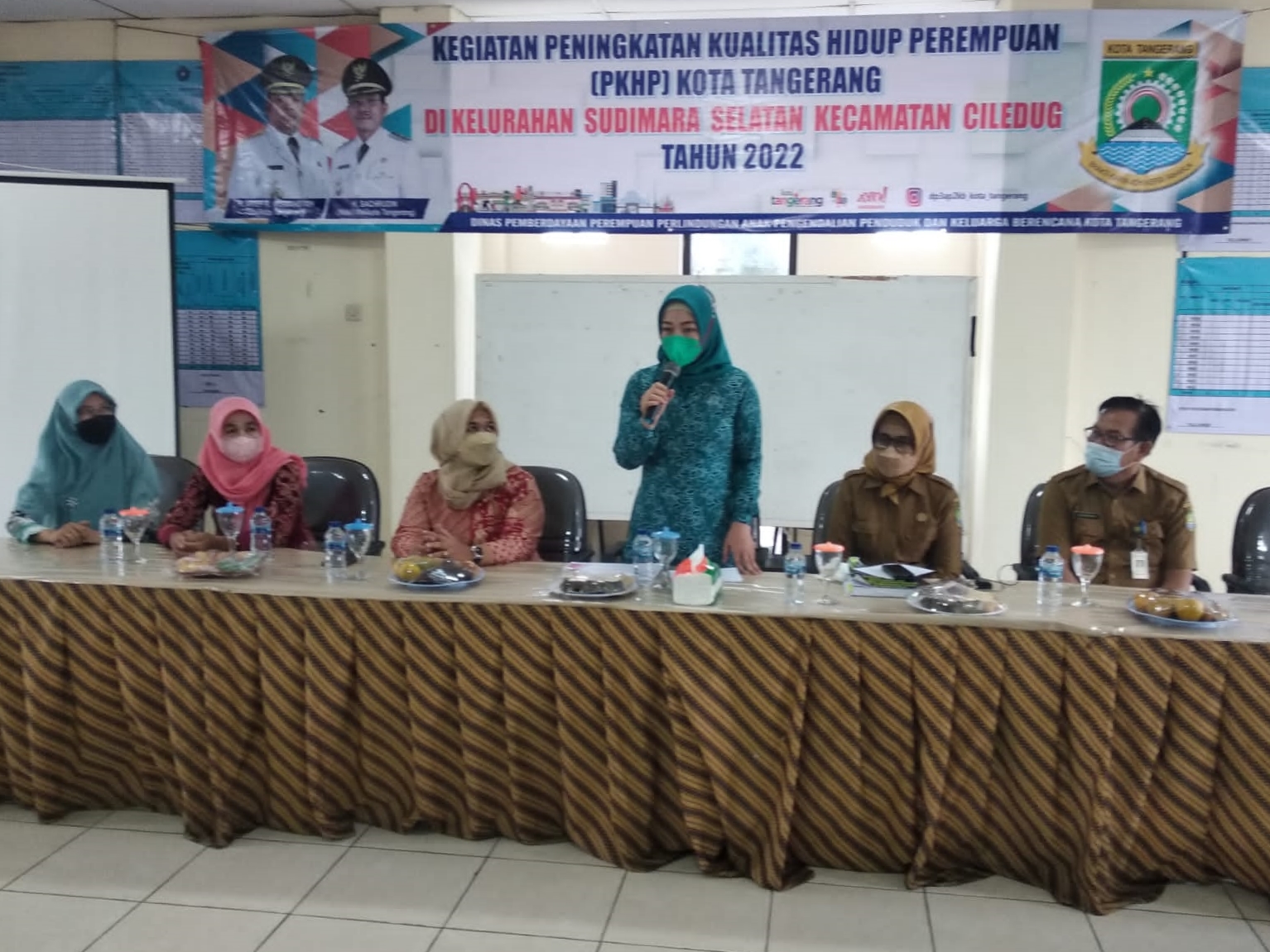 Kegiatan Peningkatan Kualitas Hidup Perempuan (PKHP) Kota Tangerang di Aula Kelurahan Sudimara Selatan