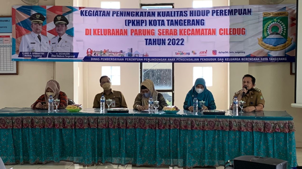Kegiatan Peningkatan Kualitas Hidup Perempuan (PKHP) Kota Tangerang di Aula Kelurahan Parung Serab