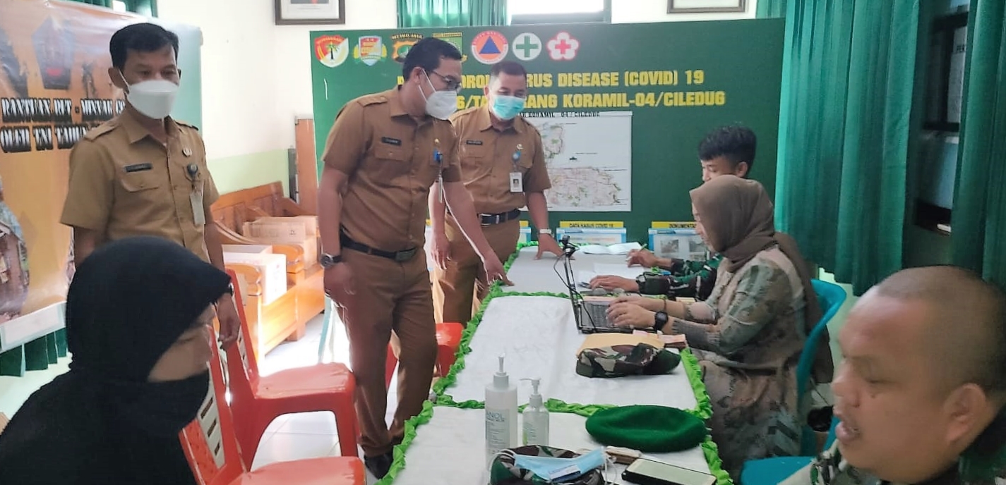 Monitoring Kegiatan Program Bantuan Langsung Tunai oleh TNI di Halaman Kantor Koramil Ciledug