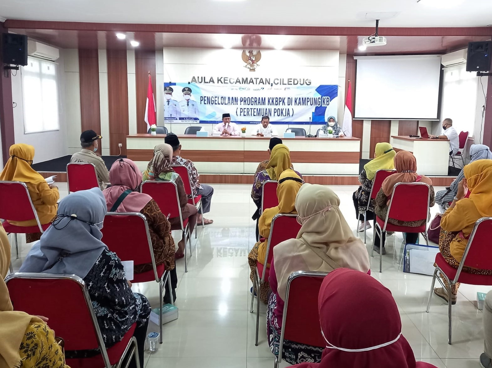 Kegiatan Sosialisasi Pengelolaan Program KKBPK Di Kampung KB oleh DP3AP2KB Kota Tangerang