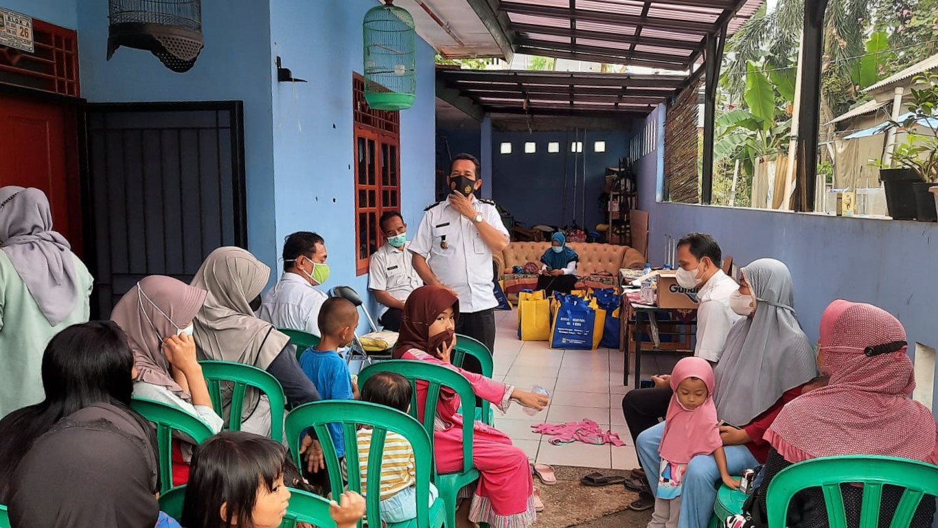 Monitoring Kegiatan Pendistribusian Bantuan Bahan Pangan B2SA oleh DKP Kota Tangerang di Posyandu Kenanga RW 009 Kelurahan Parung Serab