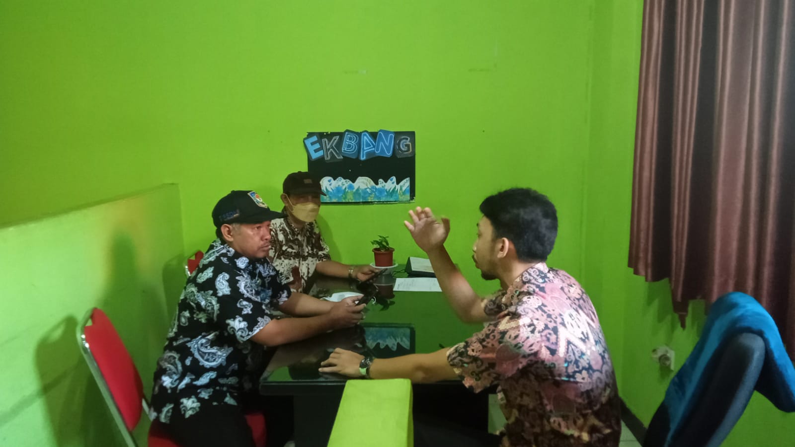 Rapat Koordinasi kasie Ekbang Kelurahan Sudsel dengan Kasie Ekbang Kecamatan 