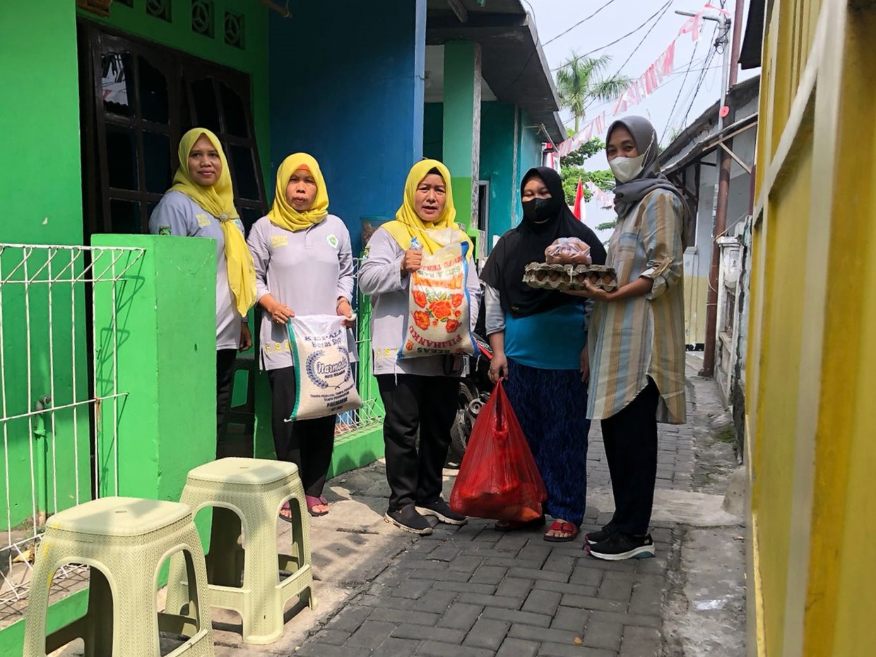 Monitoring Pendistribusian Bantuan Pangan Non Tunai PKH di E-Warong Kelurahan Tajur