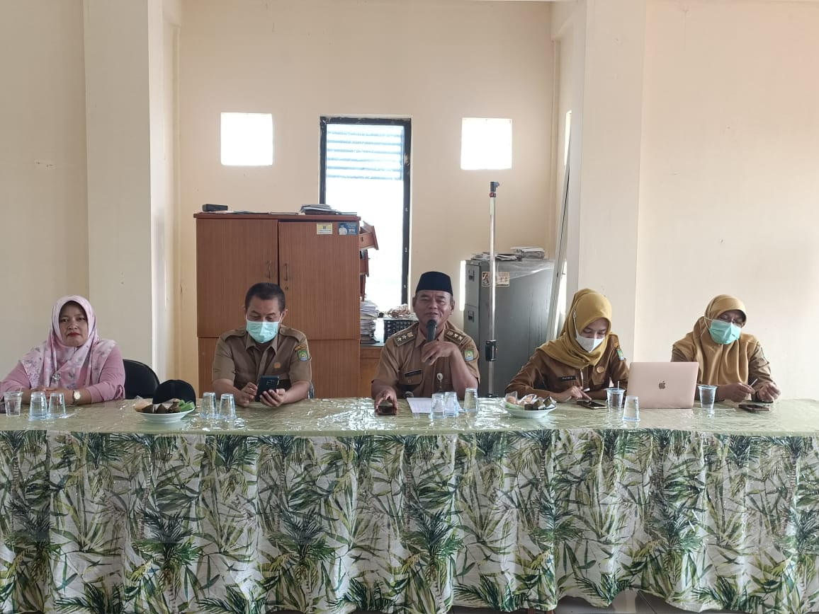 Rapat Evaluasi Capaian Sasaran BIAN dengan Para Ketua Posyandu dan Ibu RW di Aula Kelurahan Tajur