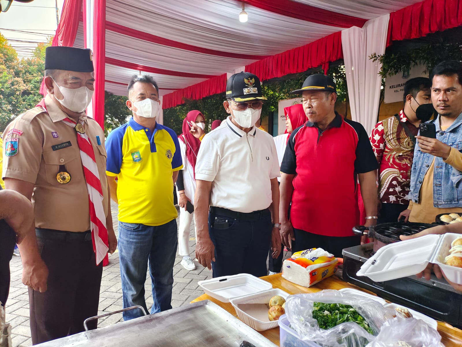 Menerima Kunjungan Wakil Walikota Tangerang dalam Peringatan HUT RI ke 77 di Kelurahan Paninggilan