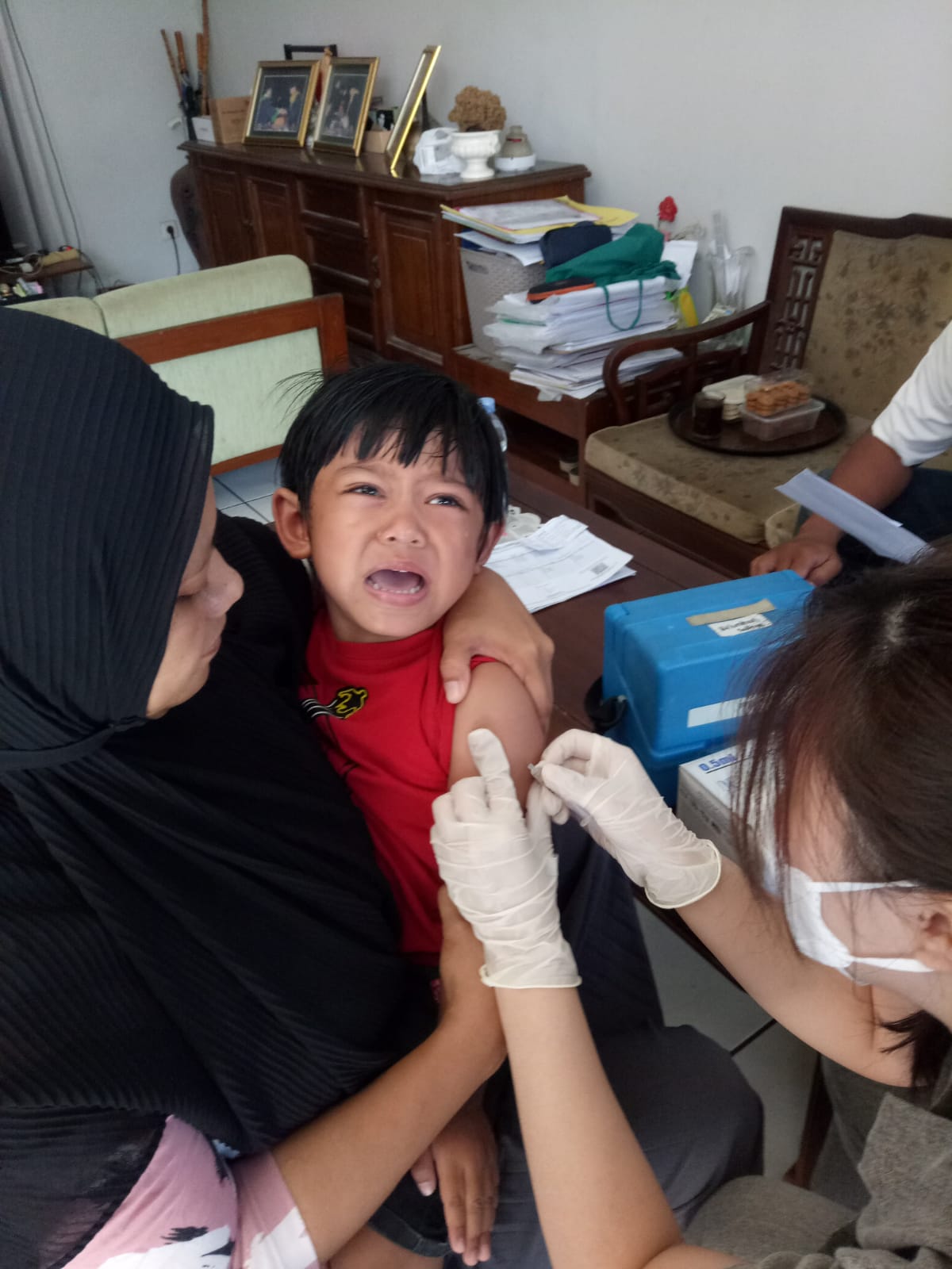 Kegiatan Sweeping Bulan Imunisasi Anak Nasional (BIAN) di Lingkungan RW 08 Kelurahan Sudimara Timur