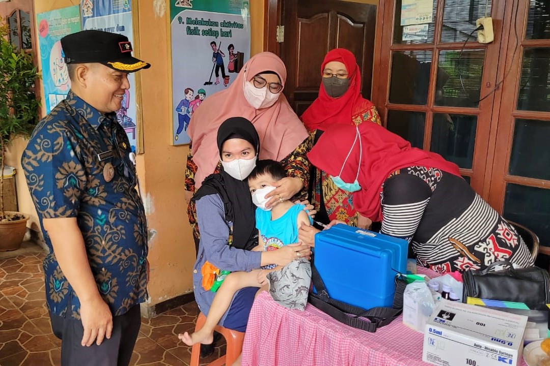 Monitoring Kegiatan Bulan Imunisasi Anak Nasional (BIAN) di Posyandu Mangga RW 005 Kelurahan Paninggilan Utara