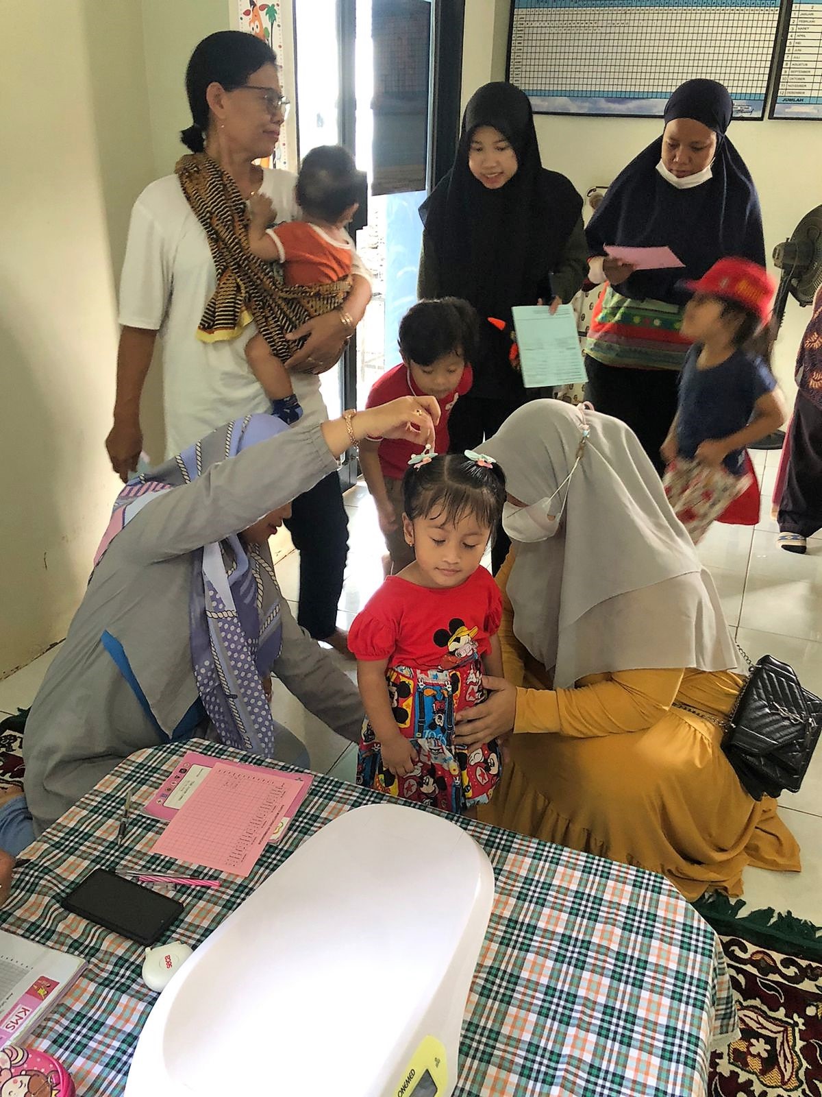 Monitoring Kegiatan Posyandu dan Posbindu Terintegrasi di Posyandu Nusa Indah Kelurahan Tajur