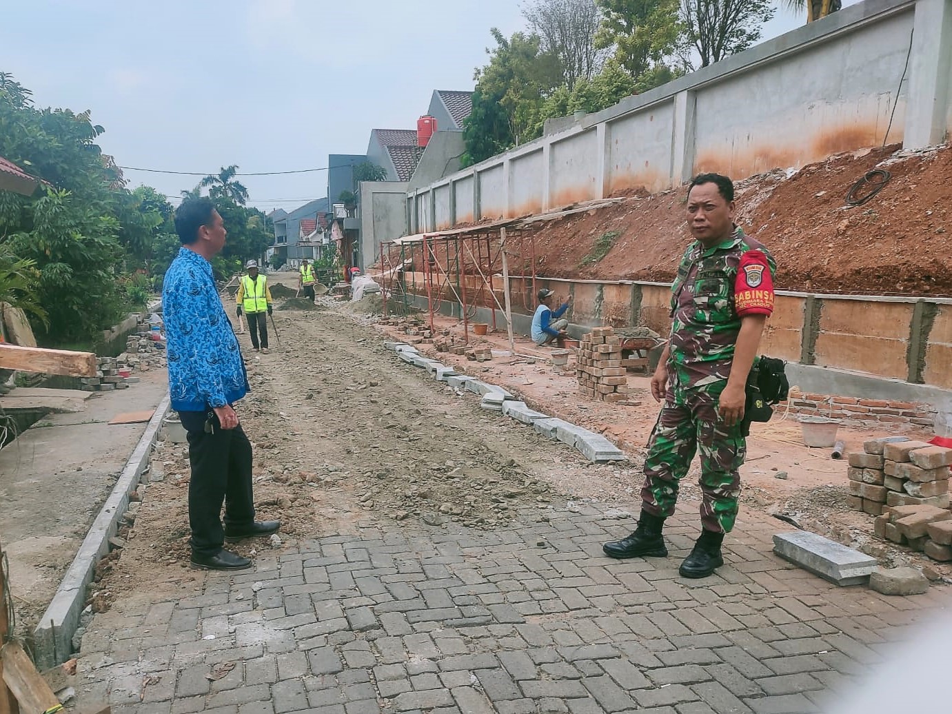 Monitoring Perbaikan Jalan Lingkungan di Komplek Griya Kencana II Kelurahan Sudimara Barat