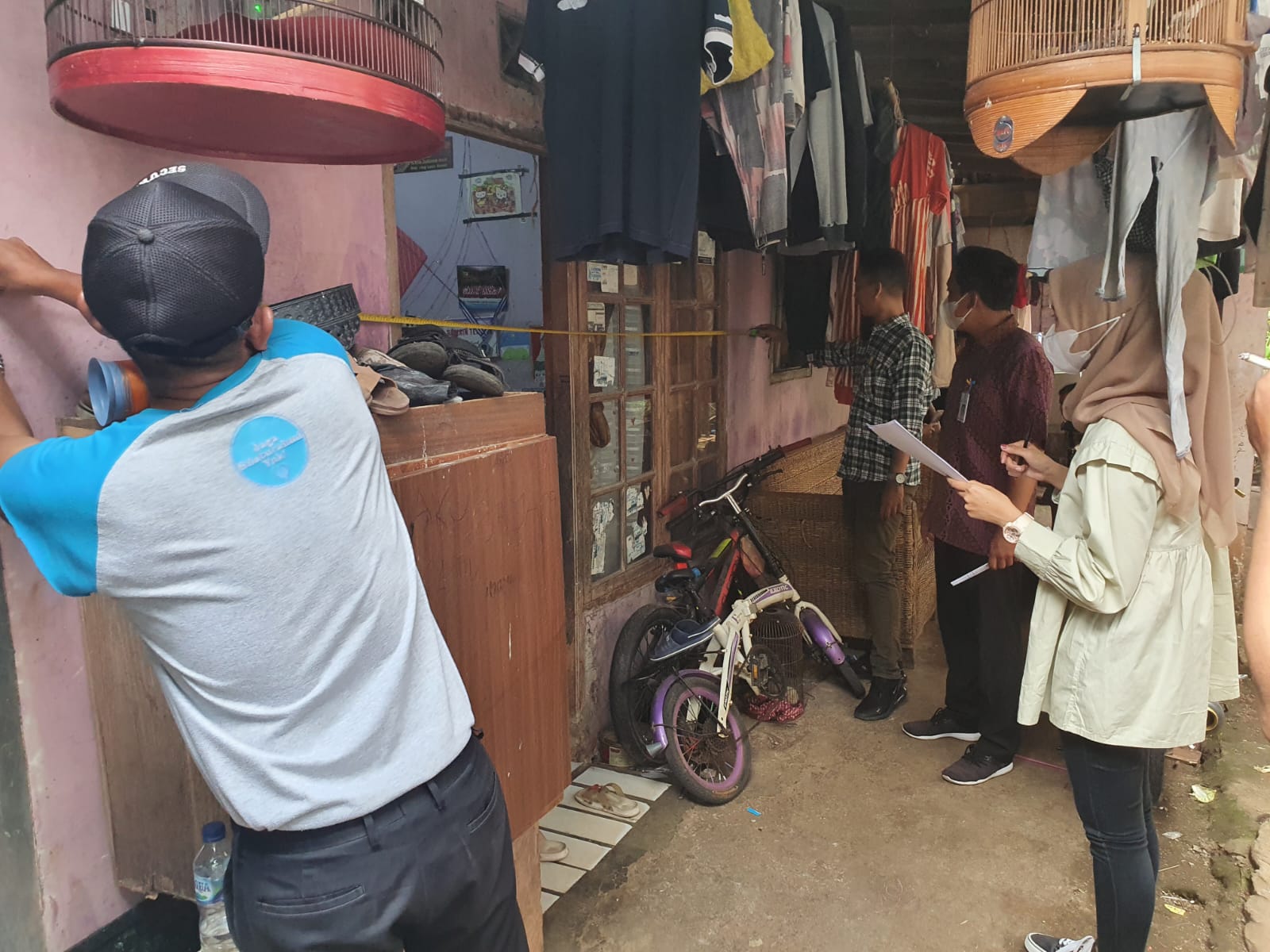 Pendampingan Petugas DPRKP Provinsi Banten Melakukan Pengukuran Rumah Warga Kelurahan Paninggilan yg akan Menerima Bedah Rumah