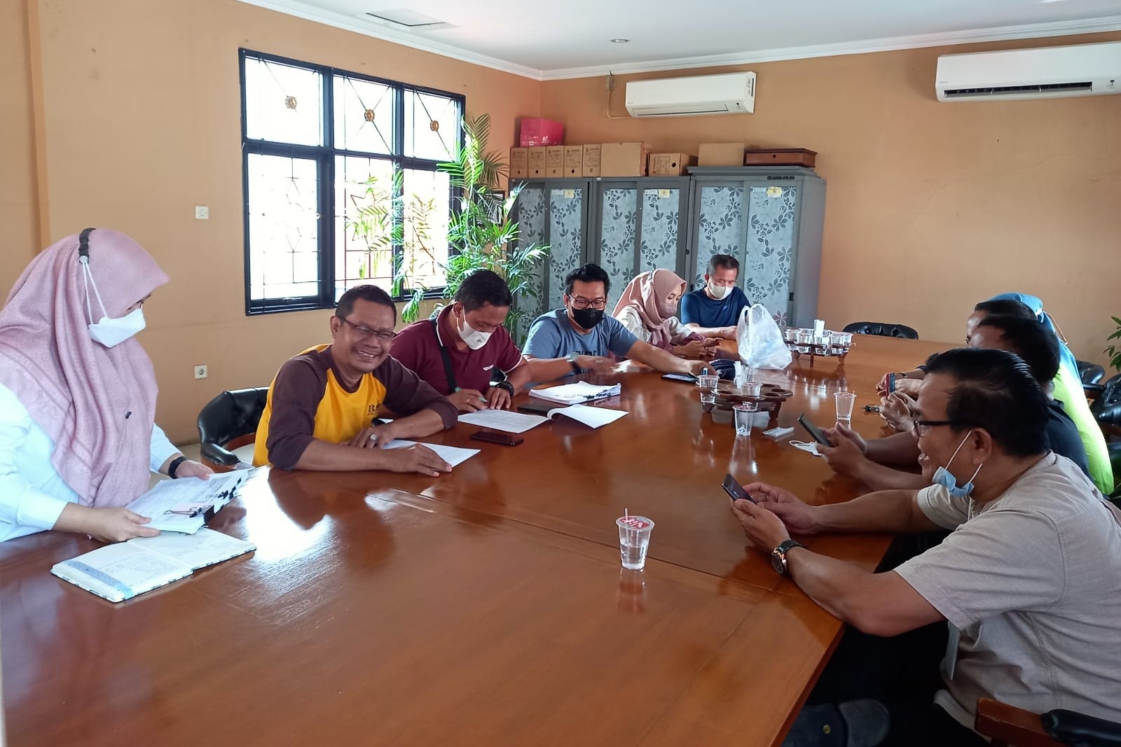 Rapat Koordinasi Terkait Kepegawaian bersama Kasubag Umpeg dan Para Sekretaris Kelurahan