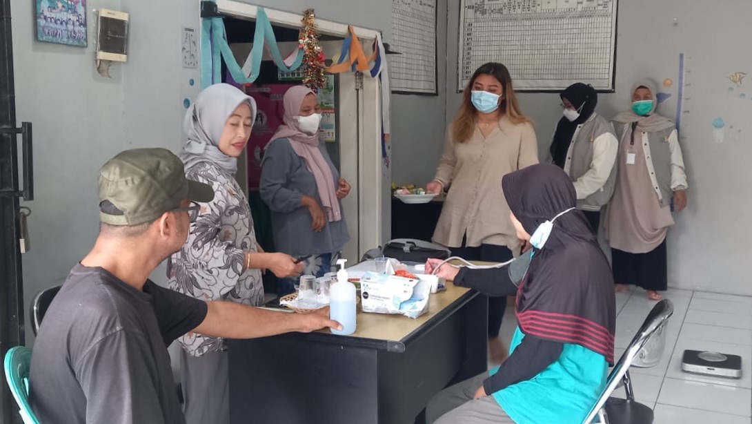 Monitoring Kegiatan Posyandu Terintegrasi di Posyandu Durian RW 016 Kelurahan Paninggilan