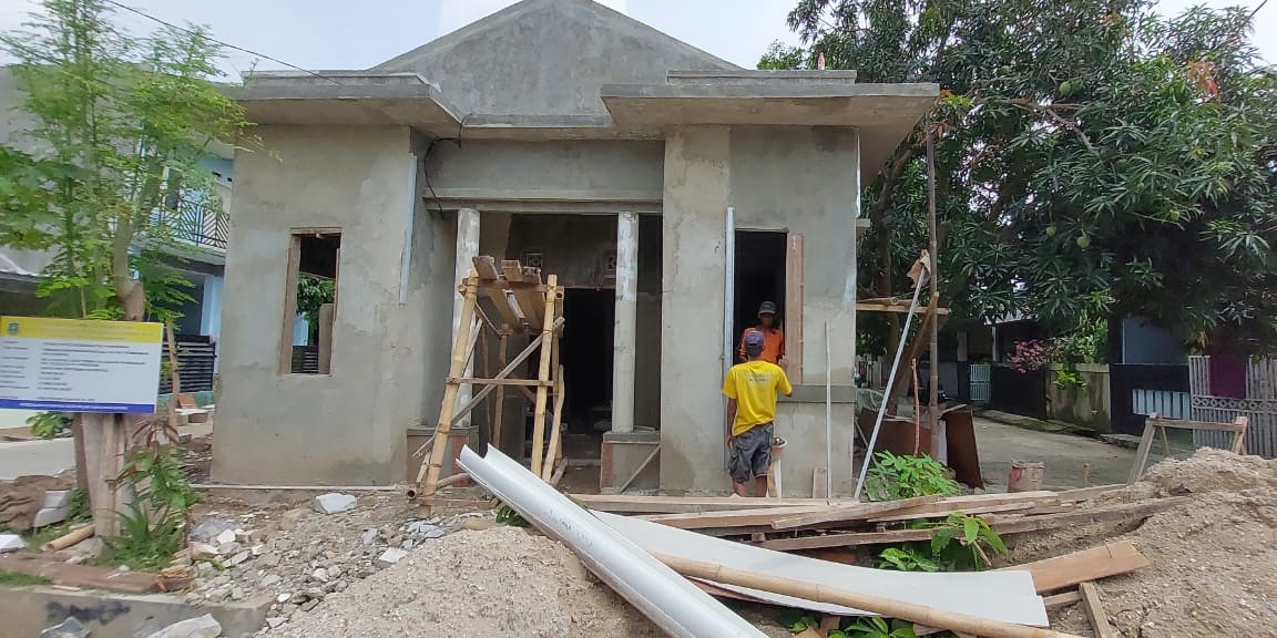 Monitoring Progres Pembangunan Balai Warga oleh DPUPR Provinsi Banten di RW 016 Kelurahan Paninggilan