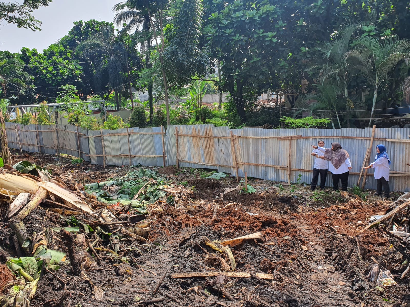 Monitoring Pembersihan Lahan oleh DPUPR Kota Tangerang Guna Pembangunan Gedung MUI di Wilayah Kelurahan Paninggilan Utara