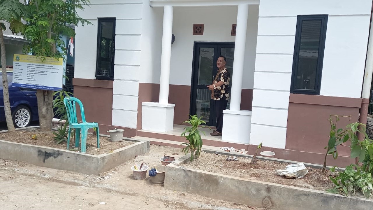 Monitoring Hasil Pembangunan Balai Warga oleh Disperkim Provinsi Banten di RW 016 Kelurahan Paninggilan