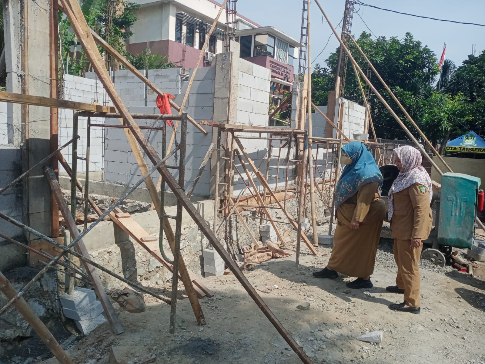 Monitoring Progres Pembangunan Gedung MUI Kecamatan Ciledug di RW 014 Kelurahan Paninggilan Utara