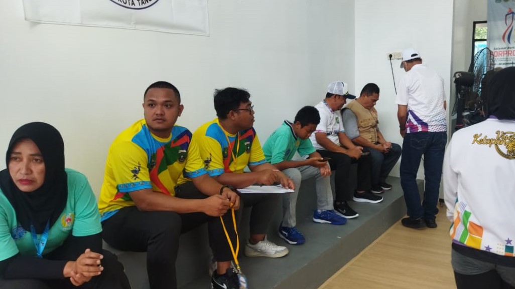 Menghadiri Pertandingan Final Cabor Squash Beregu Putra Porprov VI Banten 2022