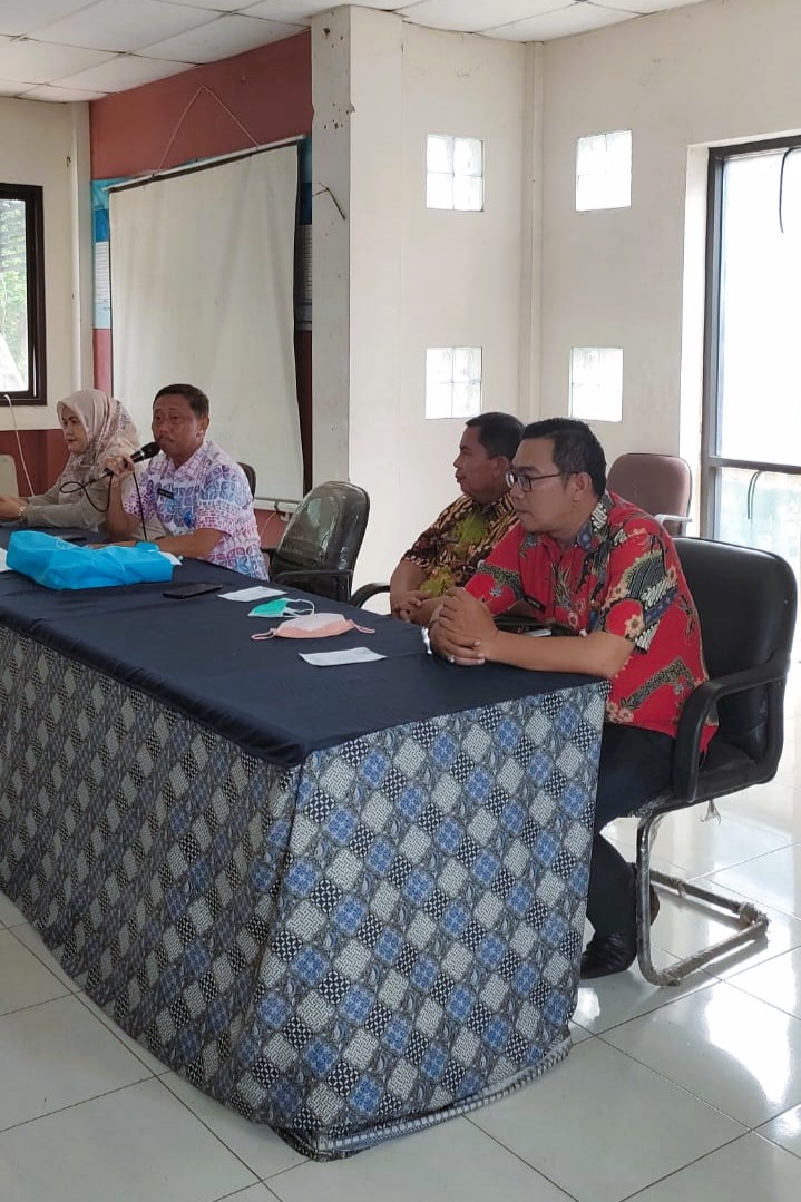 Rapat Koordinasi Bersama PSM Dalam Persiapan Penyaluran Dana Inflasi BBM dan Sembako PKH di Aula Kelurahan Sudimara Barat