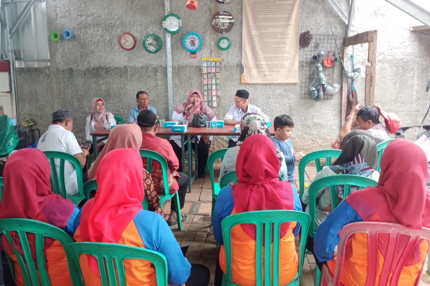 Kegiatan Sosialisasi dan Pembinaan PHBS di Wilayah RW 06 Kelurahan Paninggilan Utara