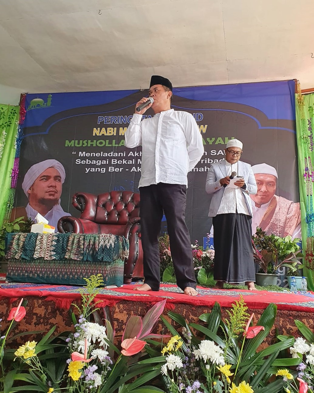 Menghadiri Peringatan Maulid Nabi Muhammad SAW di Mushola Nurul Hidayah RT 02 RW 02 Kelurahan Paninggilan