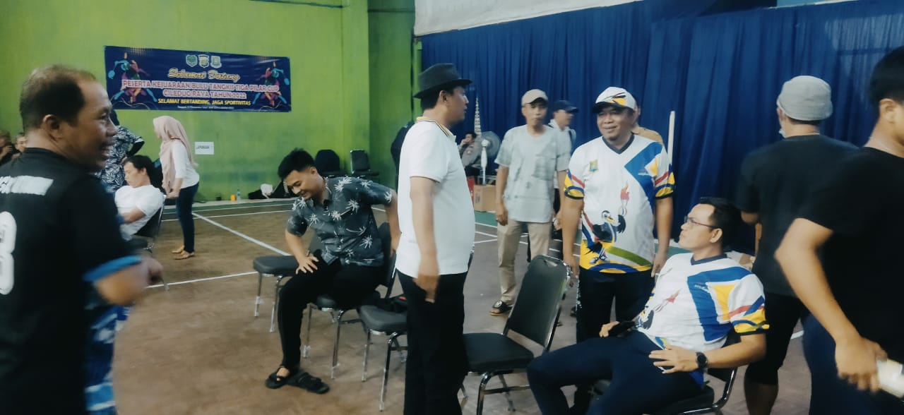 Monitoring Pertandingan Kejuaraan Bulutangkis 3 Pilar Cup di Gor Taman Surya Buana