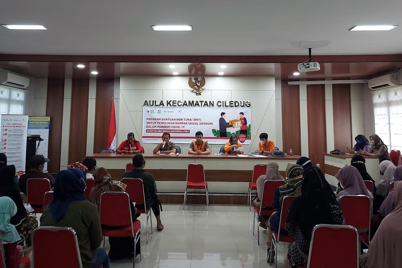 Penyaluran Program Bantuan Non Tunai (BNT) Dalam Pemulihan Dampak Sosial Ekonomi oleh PMI Kota Tangerang