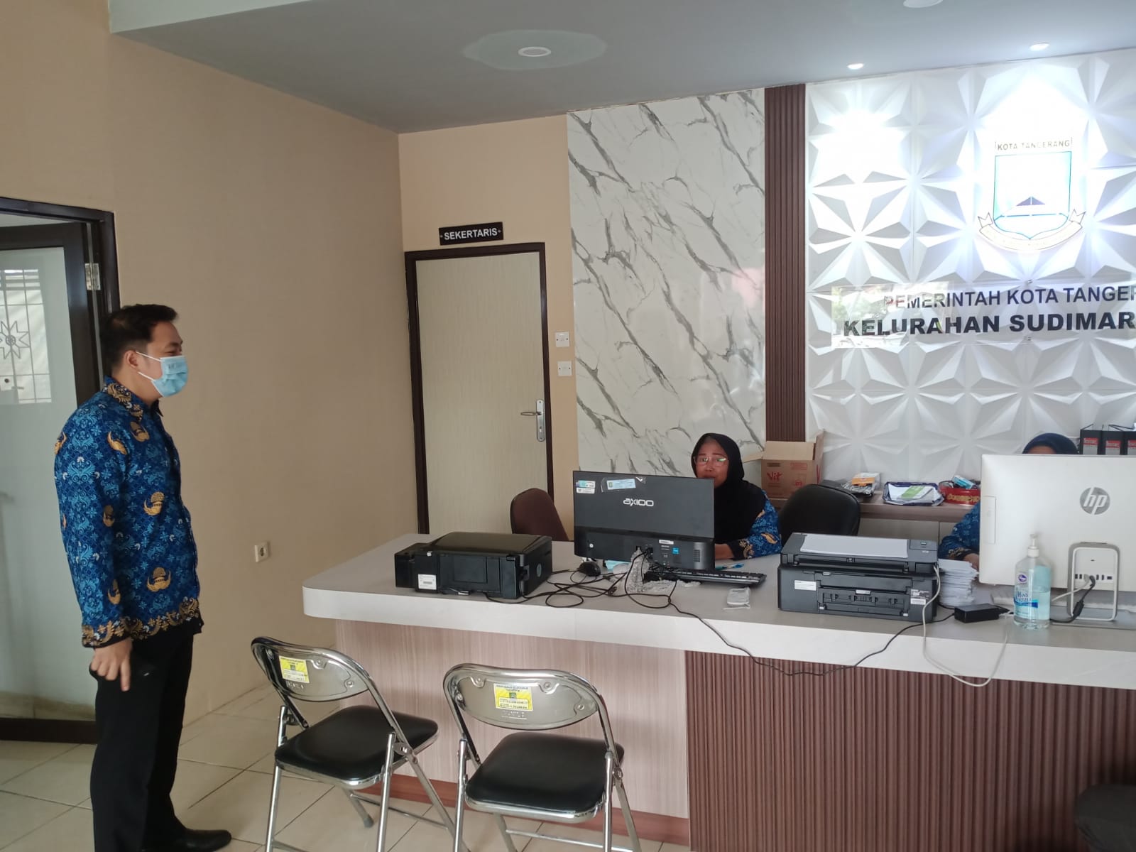 Monitoring Progres Kegiatan Rehab Gedung Kantor di Kantor Kelurahan Sudimara Jaya