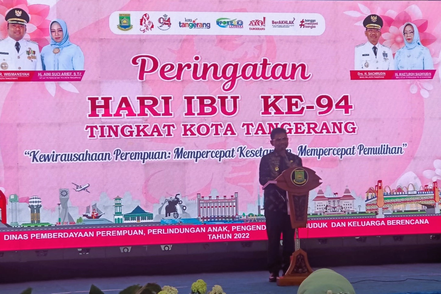 Menghadiri Peringatan Hari Ibu ke-94 Tingkat Kota Tangerang
