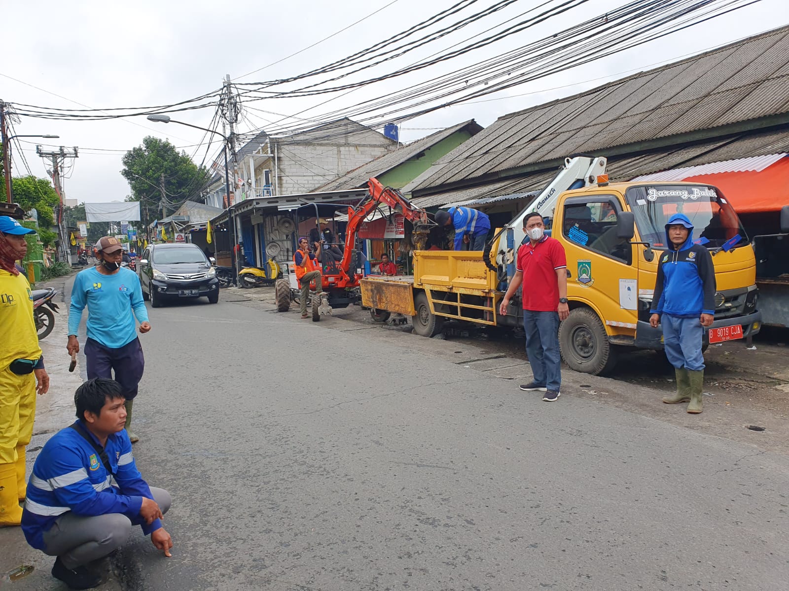 Monitoring Kegiatan Penyodetan Saluran Gorong yang Mampet oleh DPUPR Kota Tangerang di Jl. Sunan Gunung Jati Kelurahan Paninggilan