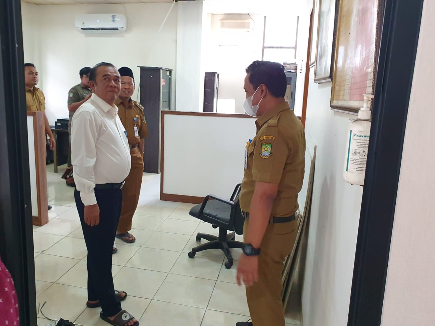 Kunjungan Kerja dan Monitoring Hasil Rehab Interior Gedung di Kantor Kelurahan Paninggilan