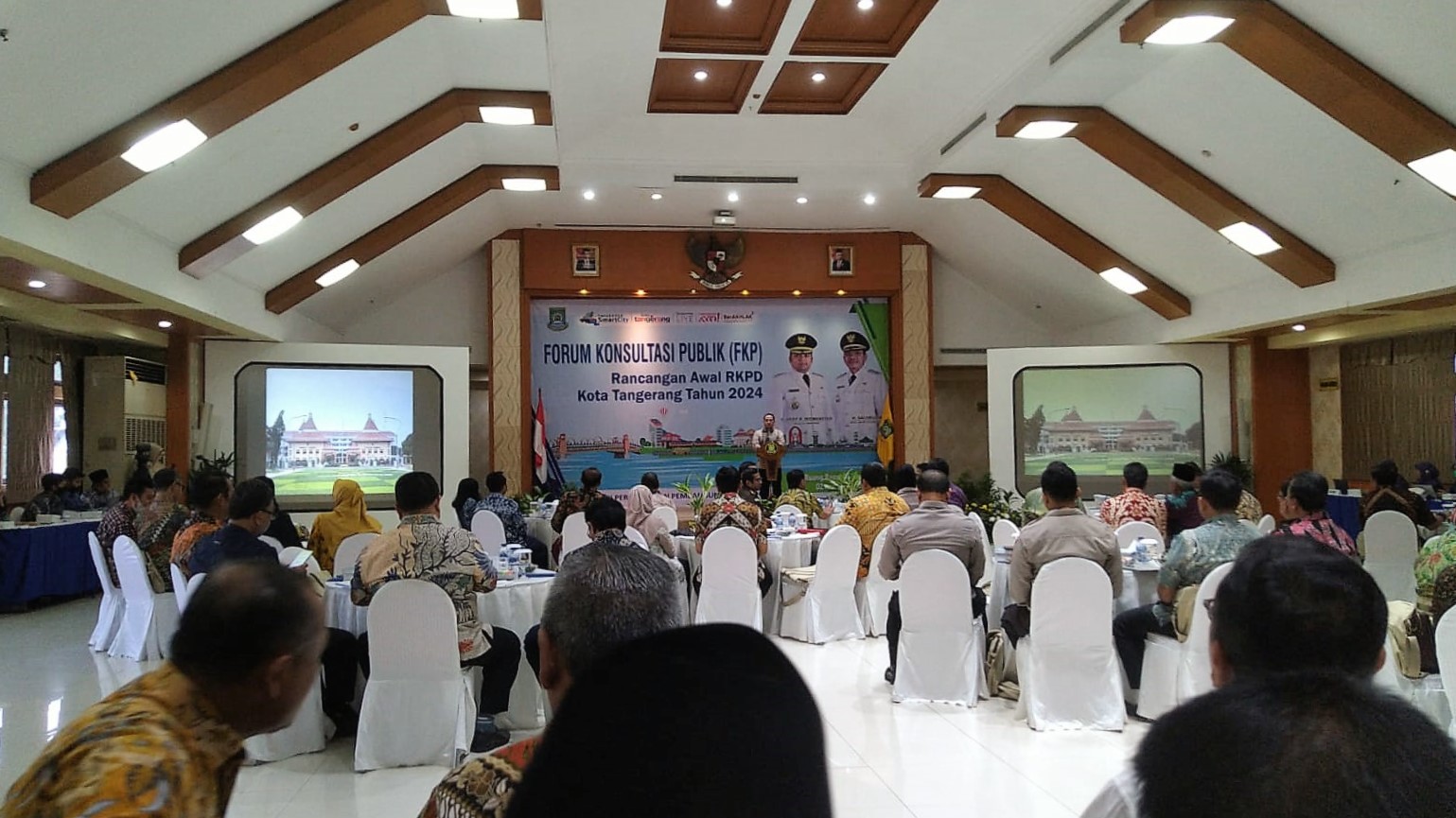 Rapat Forum Konsultasi Publik (FKP) Rancangan Awal RKPD Kota Tangerang Tahun 2024 di RR Al-Amanah Kota Tangerang